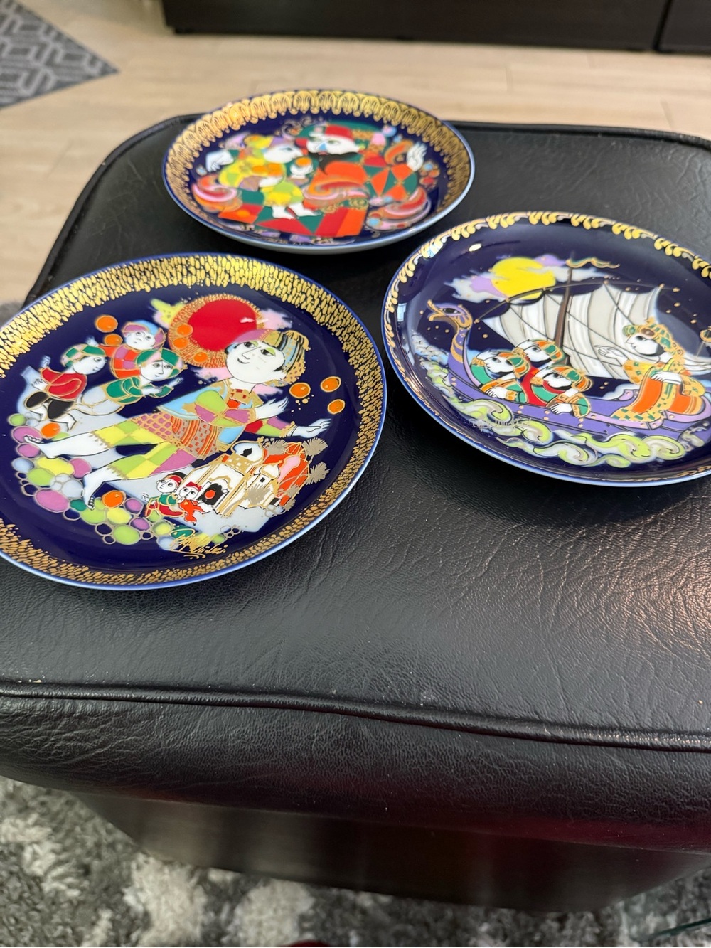 Rosenthal White Porcelain Collector Plate with Gold Script